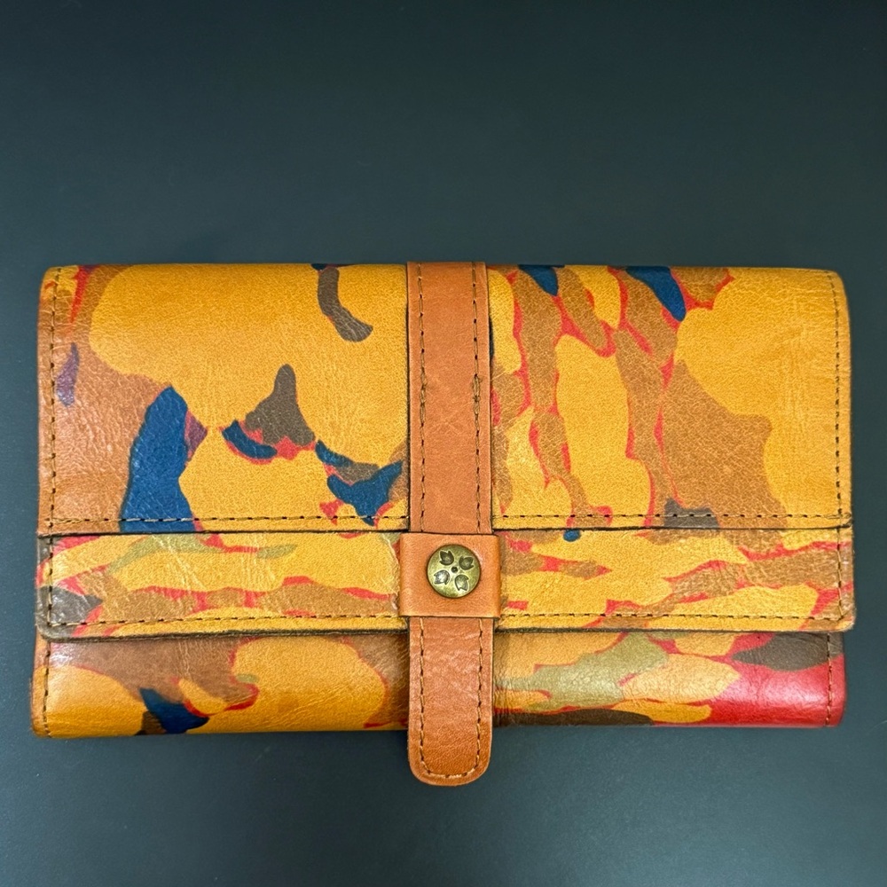 Vintage PATRICIA NASH 100% Leather Camo Print Multicolor Trifold Murcia Wallet.